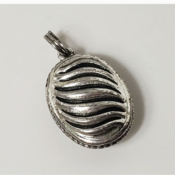 WHITE CAT"S EYE In Silver-tone Setting PENDANT ONLY - Picture 6 of 8